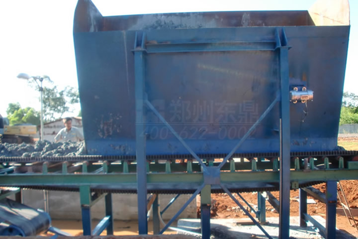 廢棄白泥隨意堆放不僅占用大量土地，污染環(huán)境，而且浪費了白泥中的大量的資源，東鼎白泥烘干機(jī)可以很好的實現(xiàn)白泥再利用