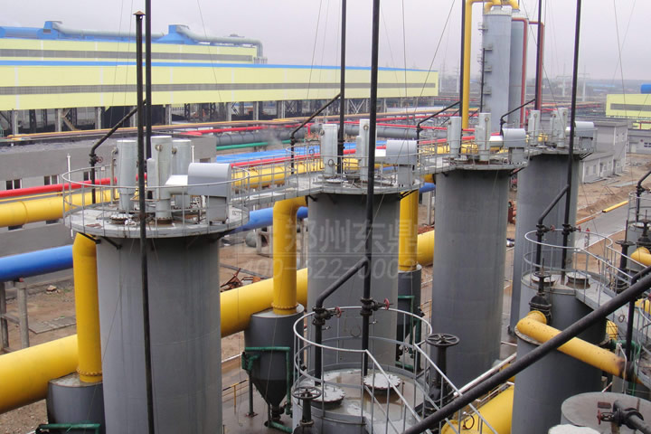 東鼎煤氣發(fā)生爐可以降低工人的勞動強度，有效改善工作環(huán)境，是節(jié)能降耗、消煙除塵、以煤代油、代電的重要環(huán)保設(shè)備。