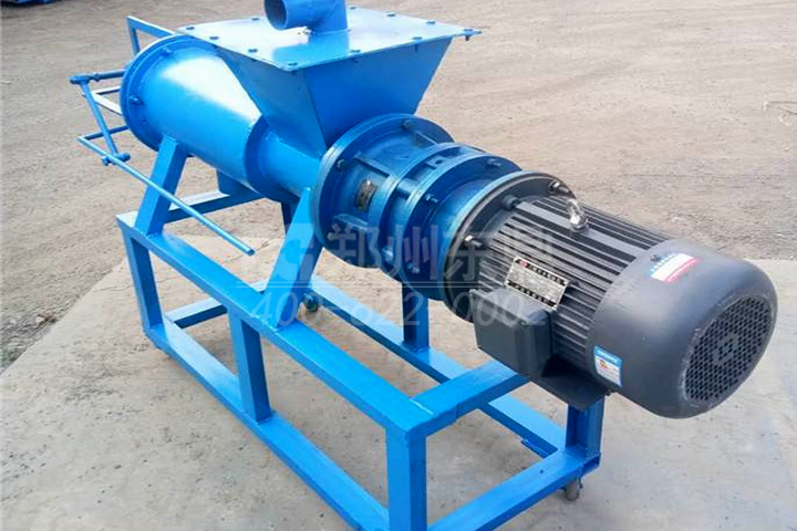 畜禽糞便固液分離機(jī)適用于對養(yǎng)殖場牛糞沼渣、雞糞、豬糞等物料進(jìn)行脫水預(yù)處理